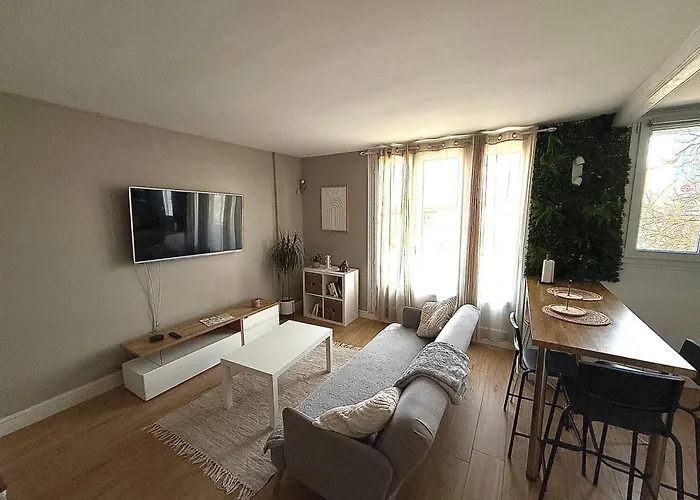 Superbe Duplex Avec Parking Gratuit Lägenhet *
